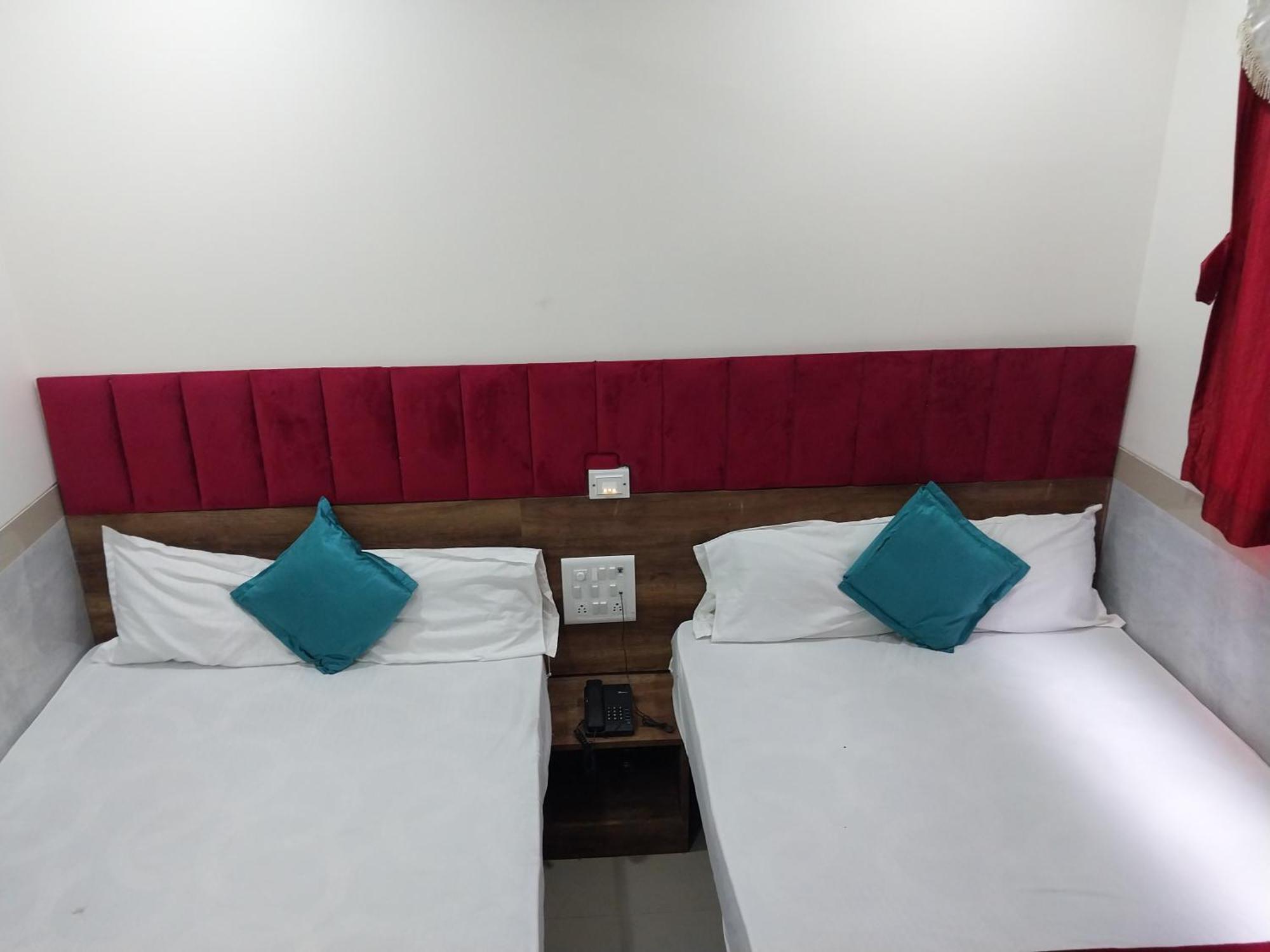 מומביי Hotel New Balaji Residency מראה חיצוני תמונה