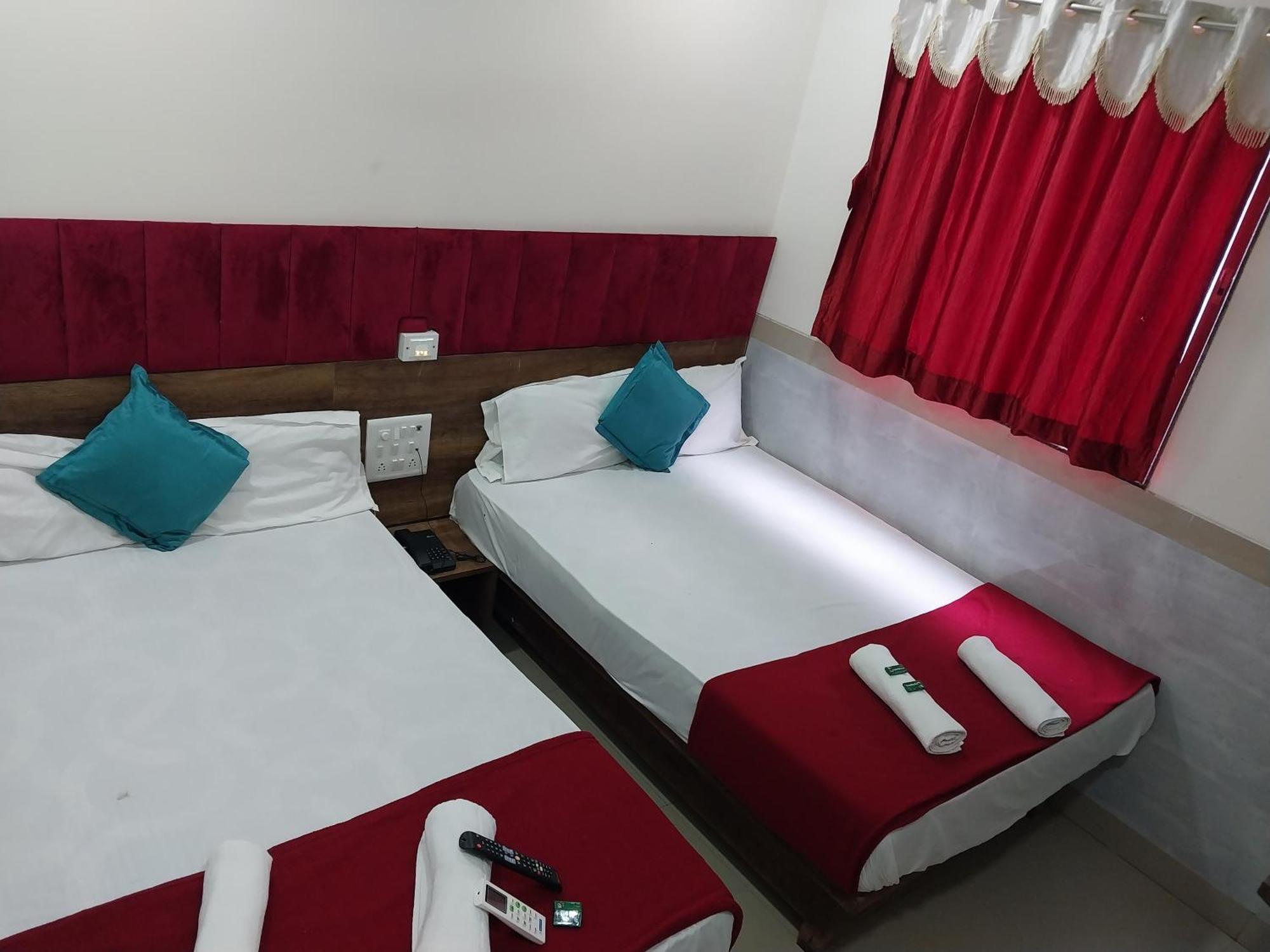מומביי Hotel New Balaji Residency מראה חיצוני תמונה