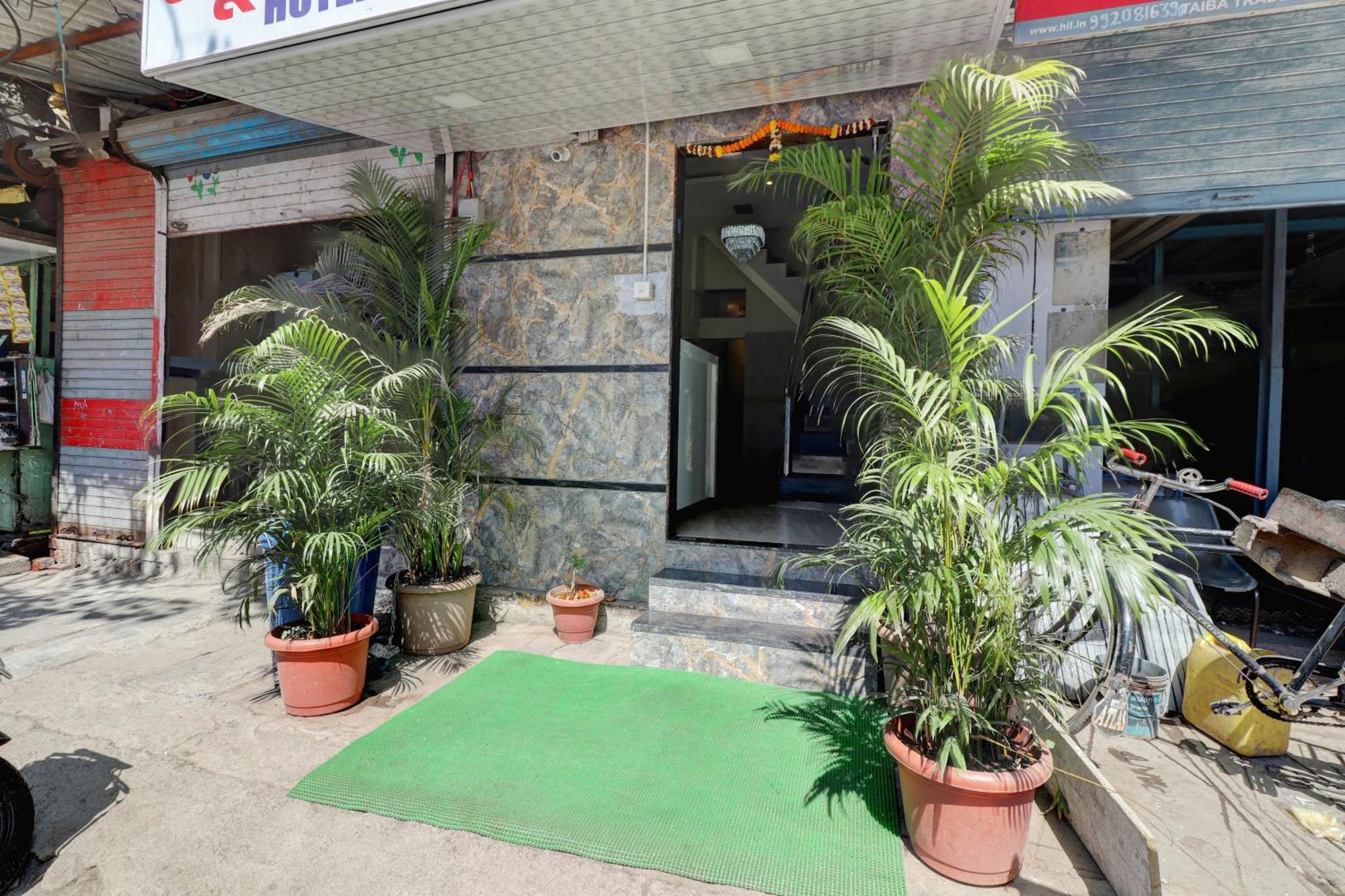 מומביי Hotel New Balaji Residency מראה חיצוני תמונה