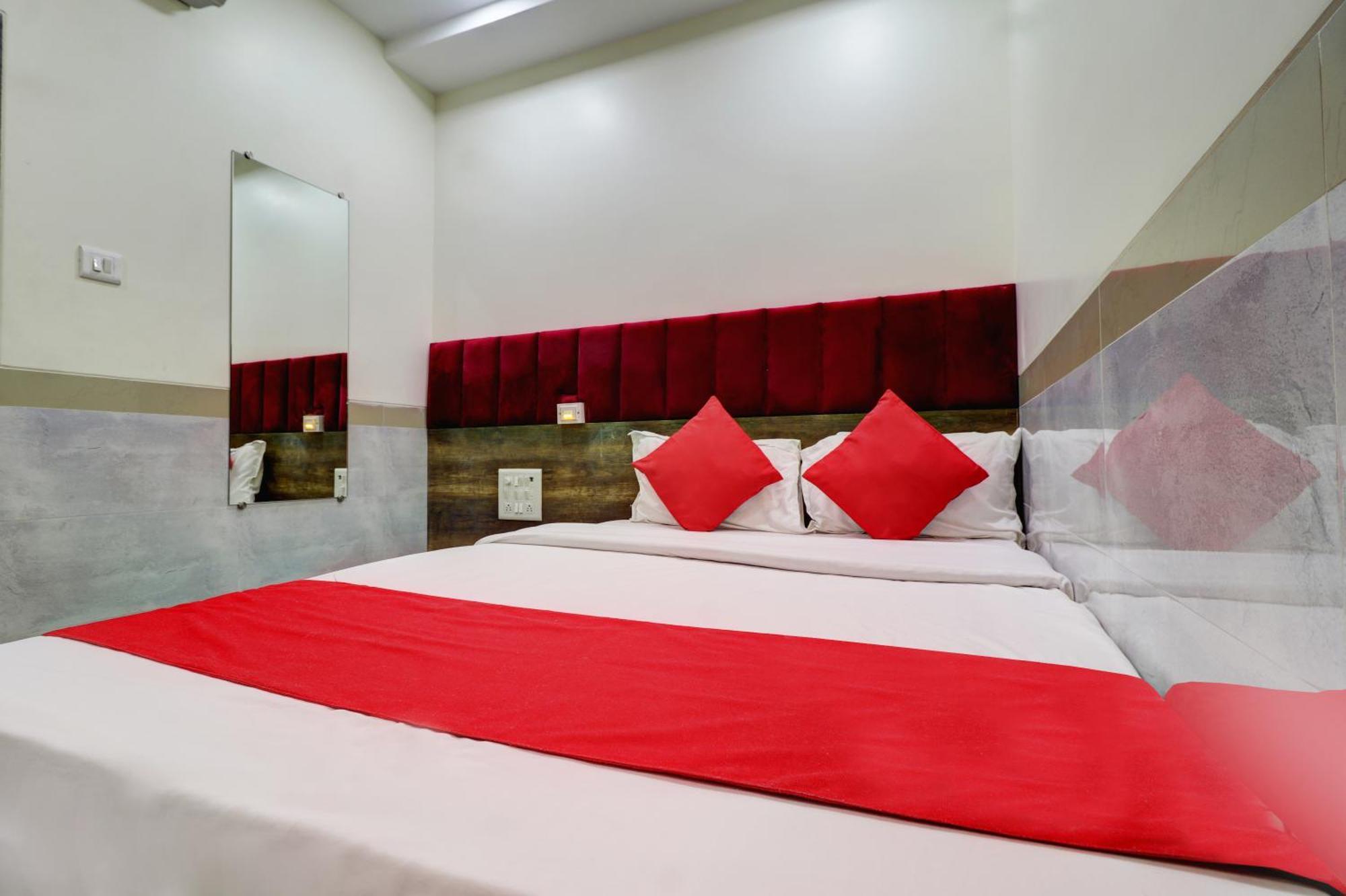 מומביי Hotel New Balaji Residency מראה חיצוני תמונה