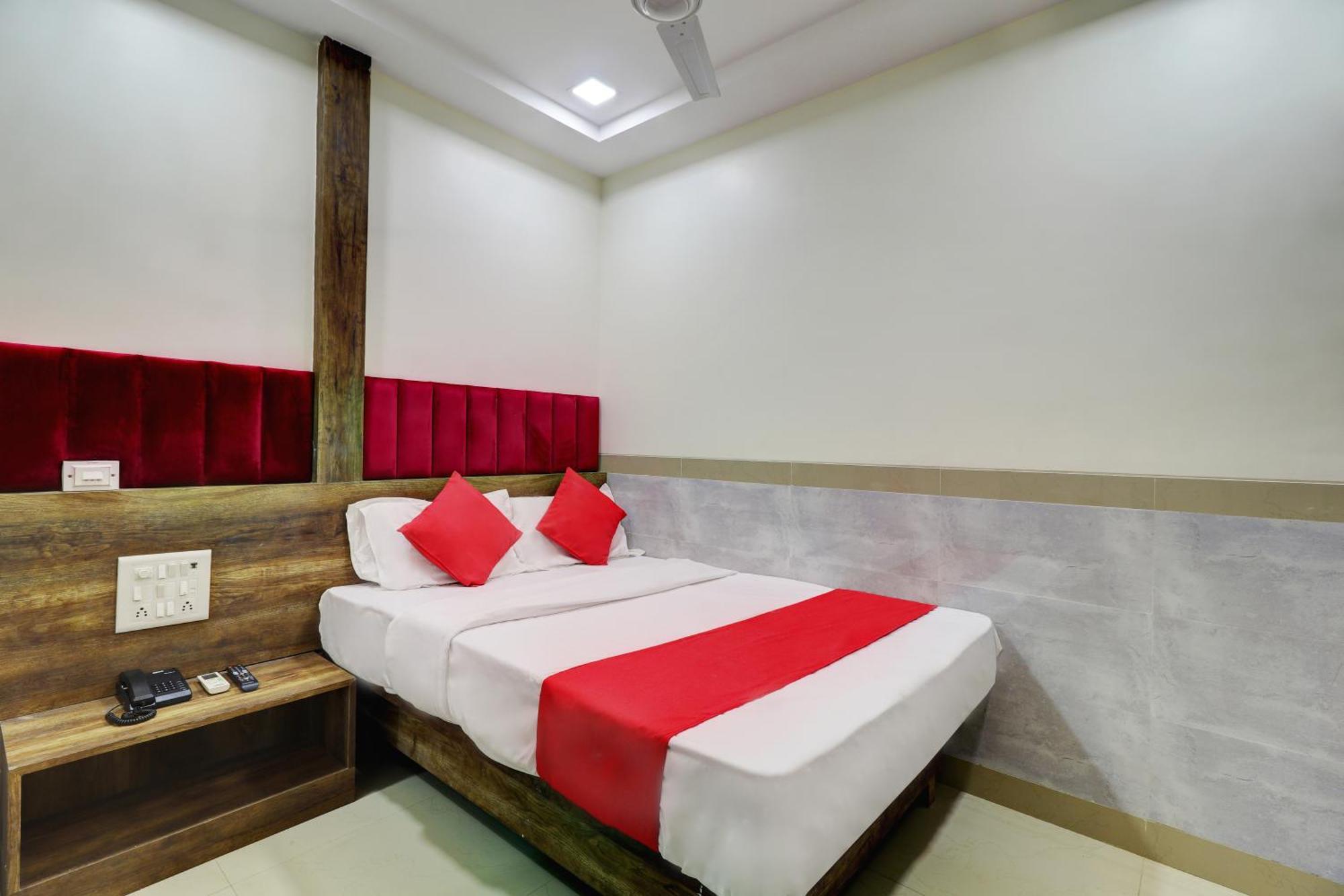 מומביי Hotel New Balaji Residency מראה חיצוני תמונה