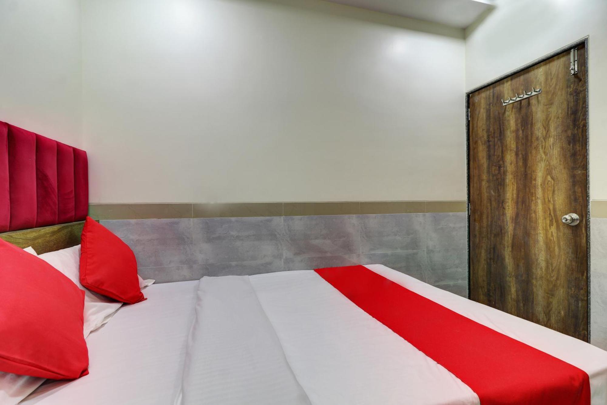 מומביי Hotel New Balaji Residency מראה חיצוני תמונה