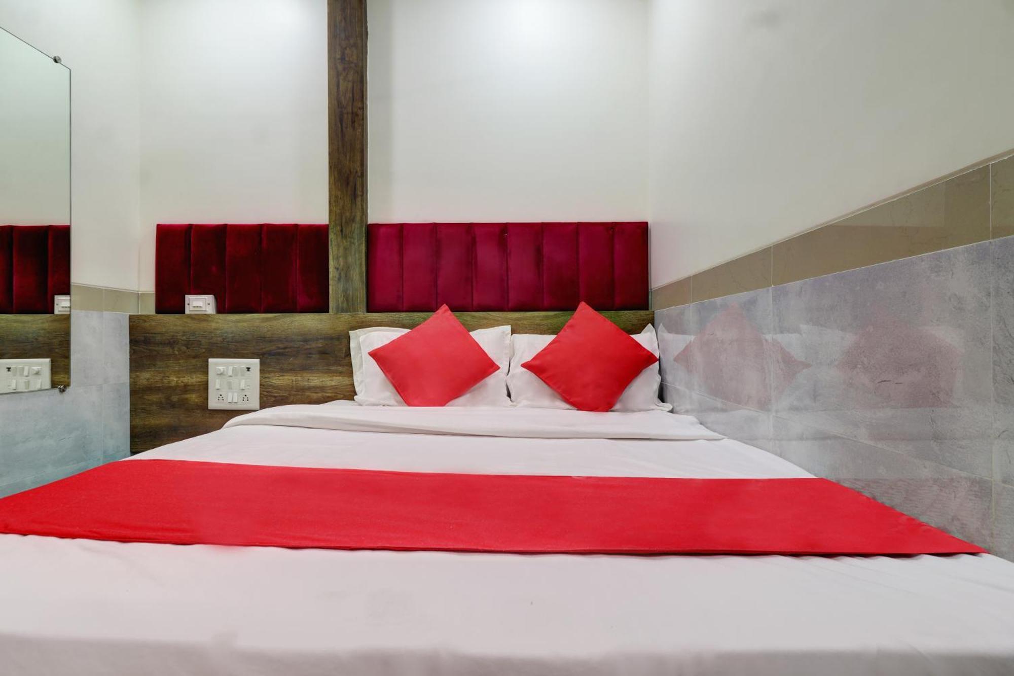 מומביי Hotel New Balaji Residency מראה חיצוני תמונה