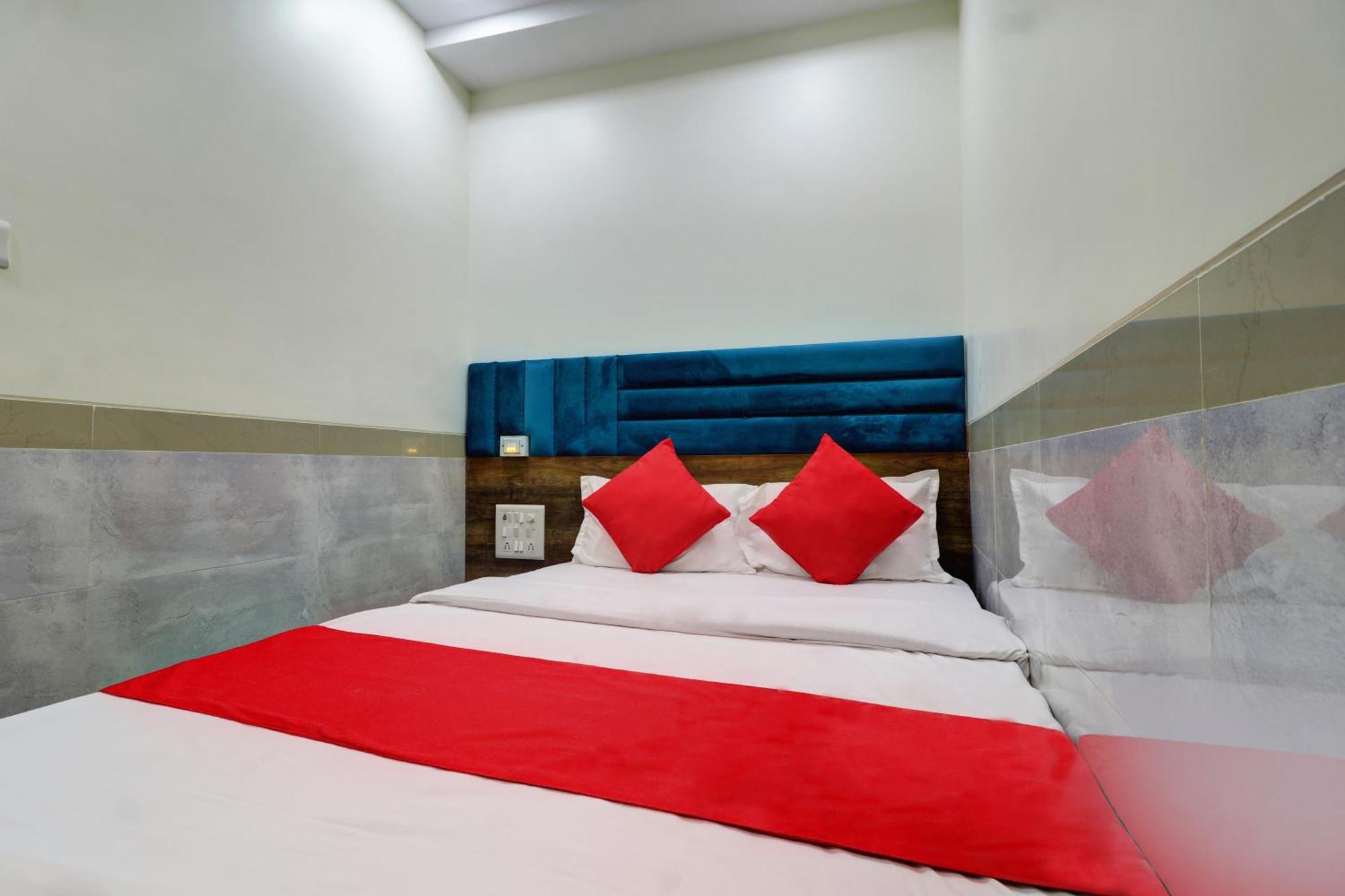 מומביי Hotel New Balaji Residency מראה חיצוני תמונה