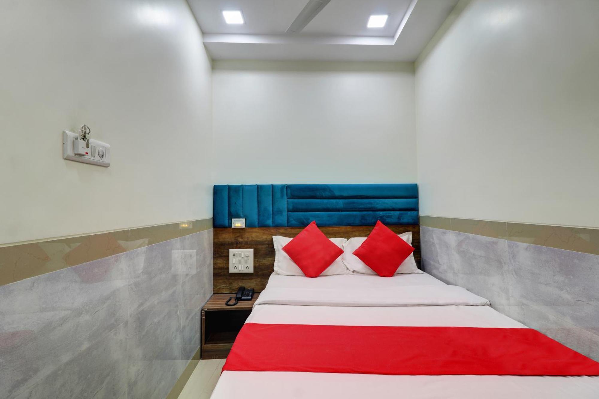 מומביי Hotel New Balaji Residency מראה חיצוני תמונה
