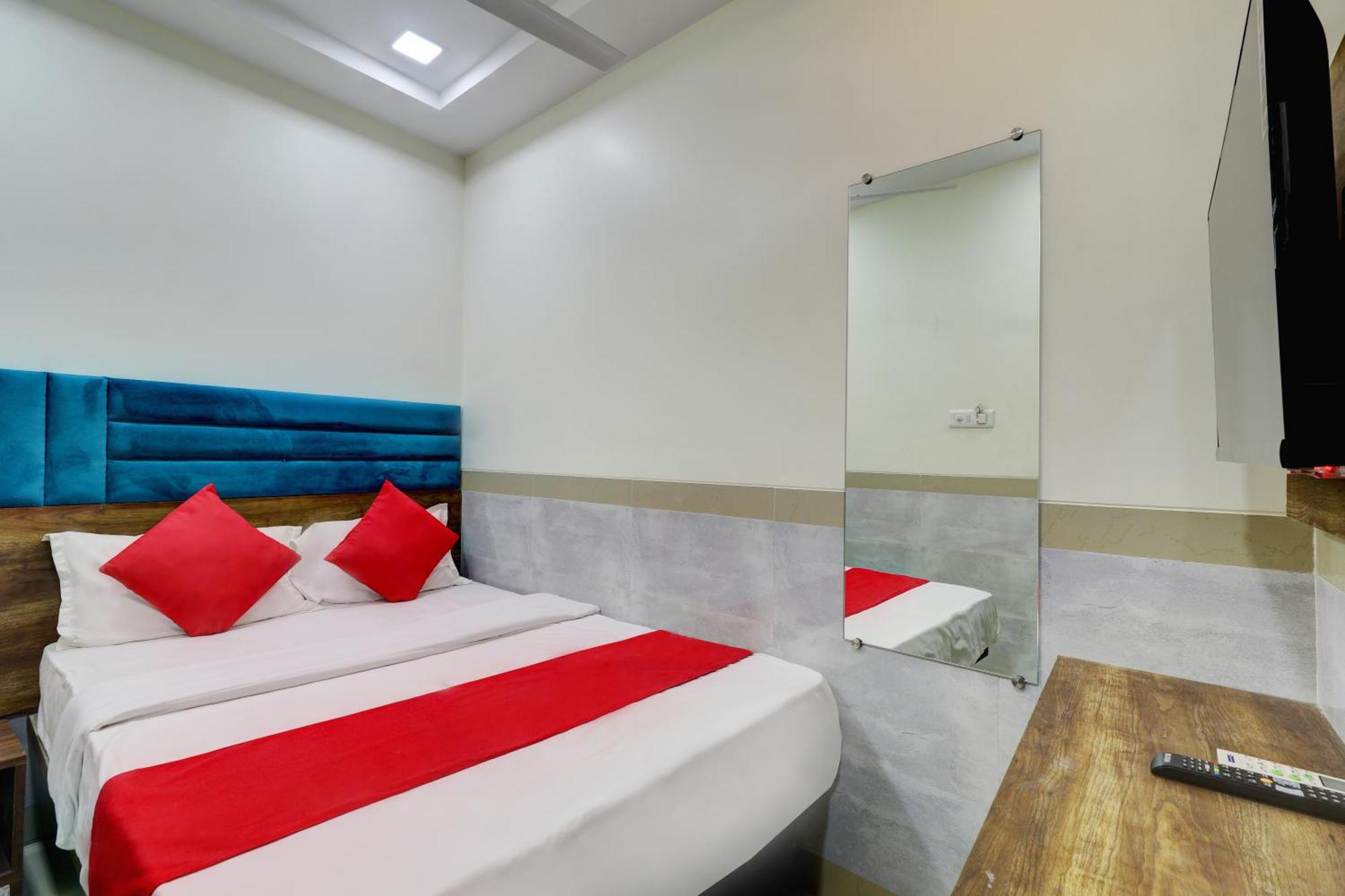 מומביי Hotel New Balaji Residency מראה חיצוני תמונה